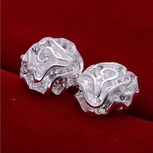 925 Sterling Silver Flower Floral Design Earrings New in Gift Box